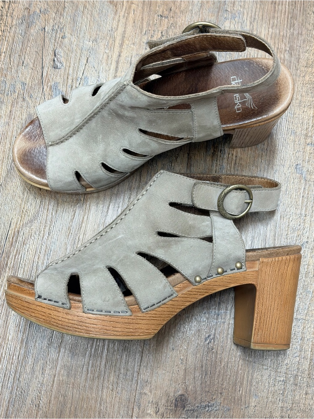 Dansko Women’s Suede leather Cutout Slingback Heel mule in Taupe size 39